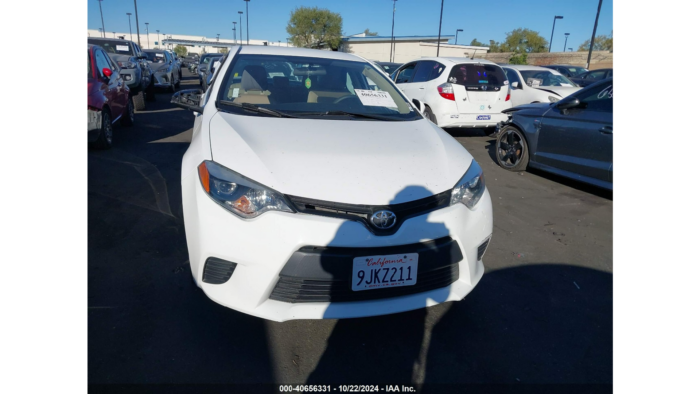 2014 Toyota Corolla Le - Image 2