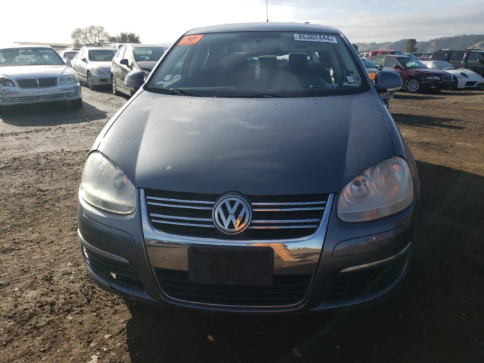 2008 Volkswagen Jetta S - Image 3