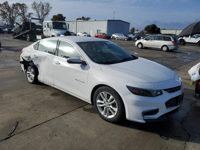 2016 Chevrolet Malibu - Image 2