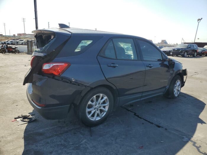 2018 Chevrolet Equinox Ls - Image 3