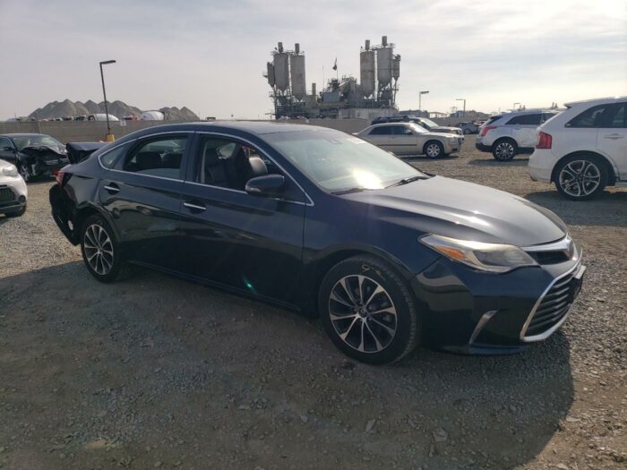 2018 Toyota Avalon Xle - Image 3