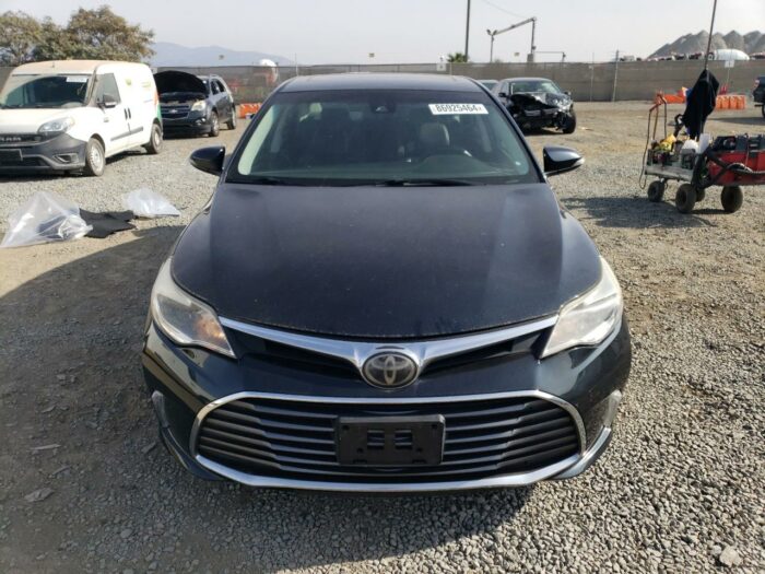 2018 Toyota Avalon Xle - Image 2