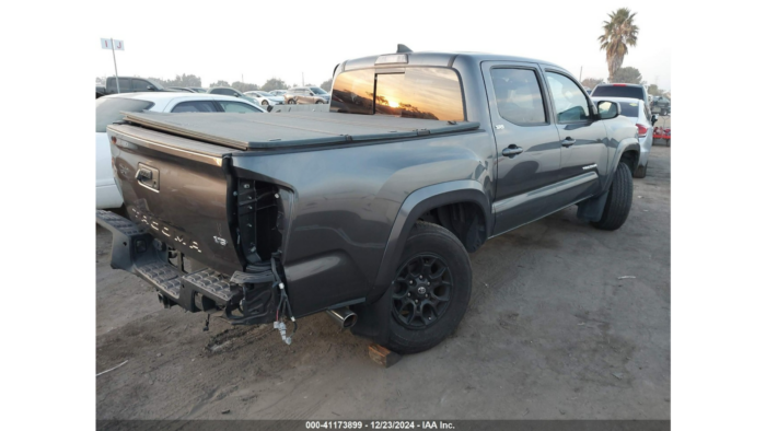 2019 Toyota Tacoma Sr5 - Image 4