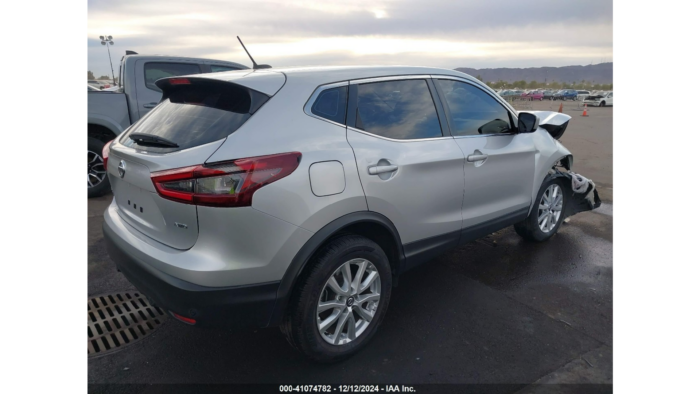 2021 Nissan Rogue Sport - Image 2