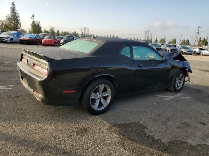 2018 Dodge Challenger Sxt - Image 2