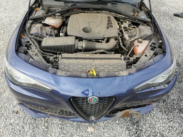 2020 Alfa Romeo Giulia - Imagen 3