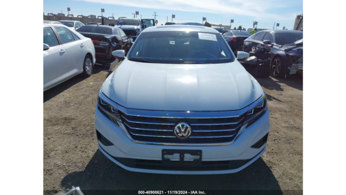 2022 Volkswagen Passat - Image 2