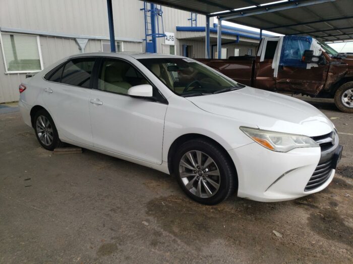 2015 Toyota Camry Xse - Image 3